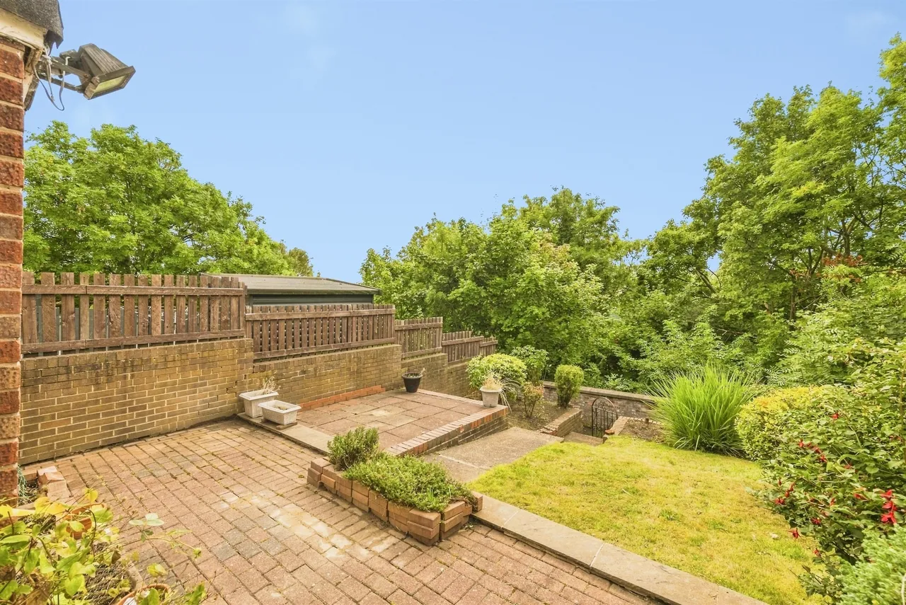 Wyvern Close, Batley, WF17, photo 12
