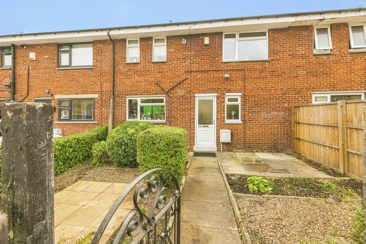 3 bed house for sale, Wyvern Close, Batley, WF17