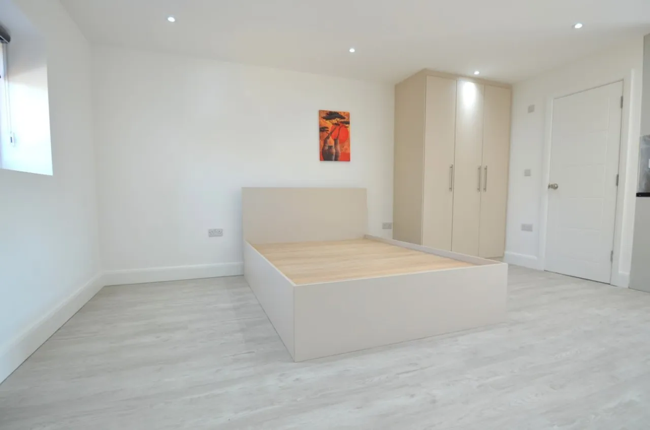 1 bed property to rent, Elizabethan Close, Stanwell
