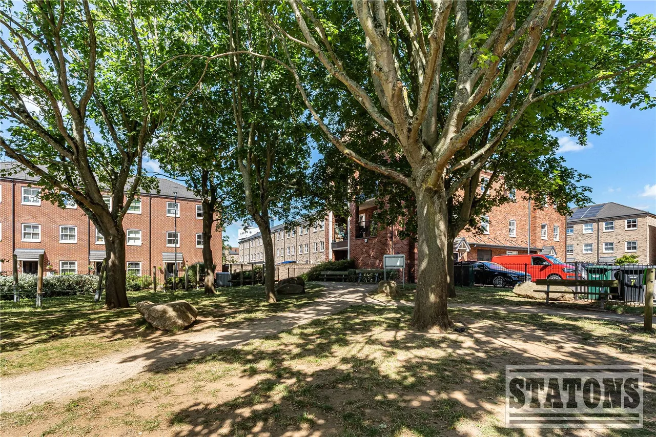 Scarlett Court, 2 Tulett Avenue, Whetstone, London, N20 0FF, photo 18