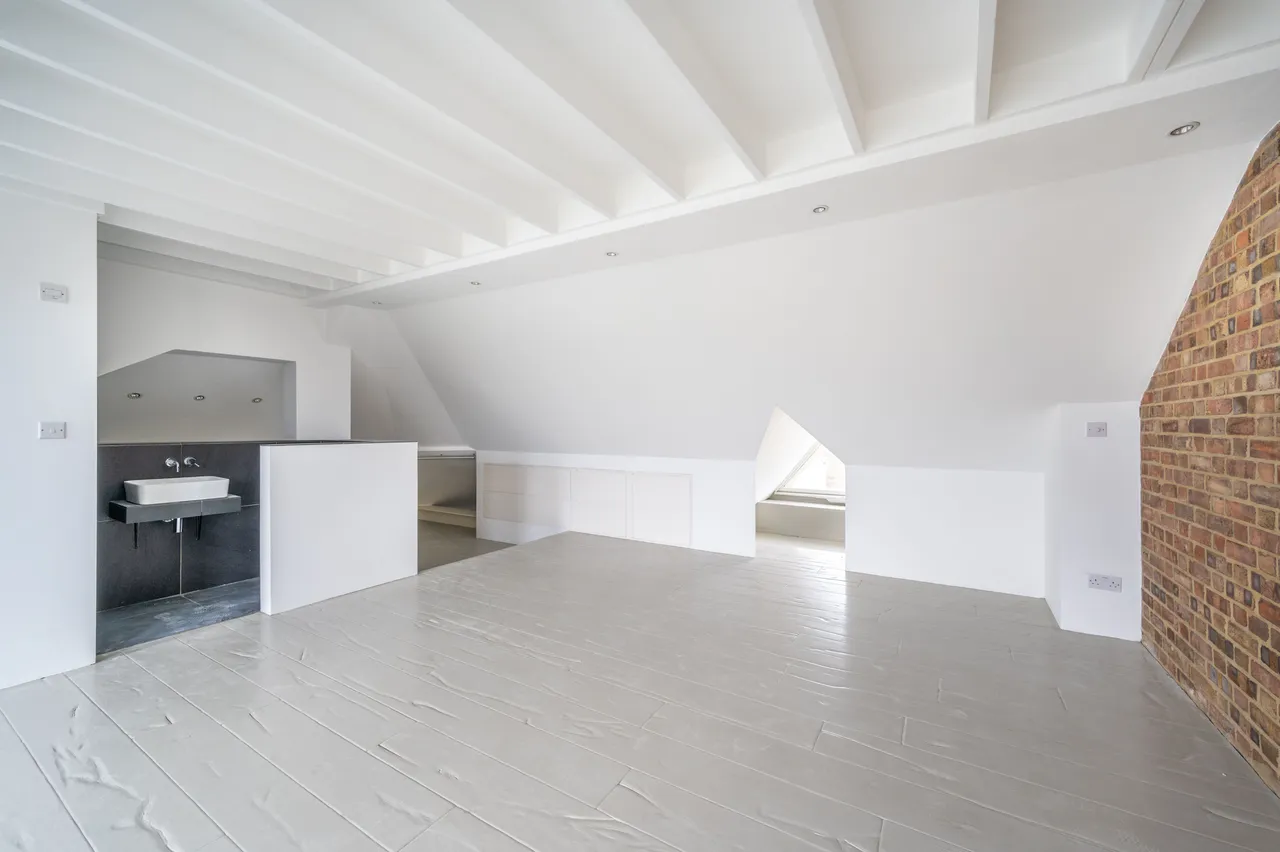 28 Sellons Avenue, London, photo 4