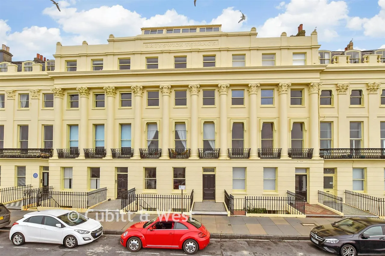 2 bed flat for sale, Brunswick Terrace, Hove, BN3