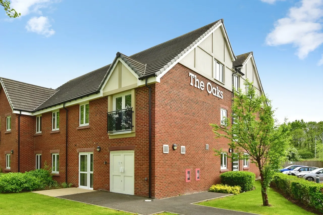 2 bed flat for sale — Cedar Avenue, Alsager, Stoke-on-Trent, Cheshire, ST7