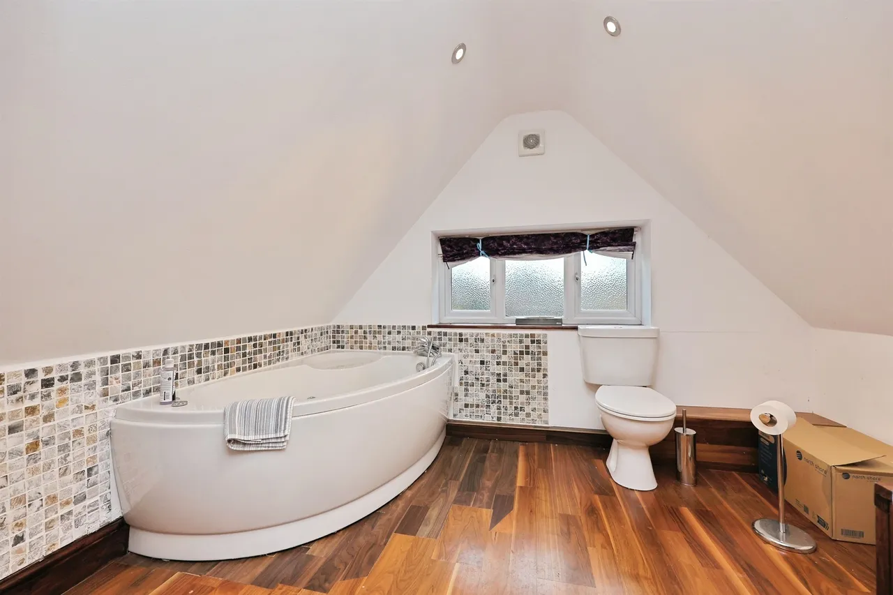 Bellrope Lane, Wymondham, photo 9