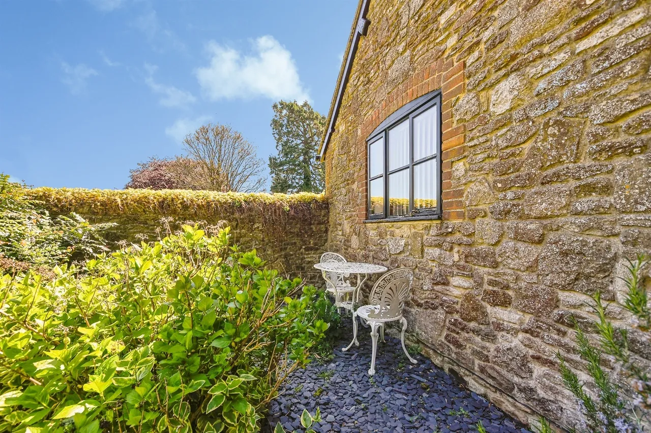 Parsonage Court, Highworth, SN6, photo 11
