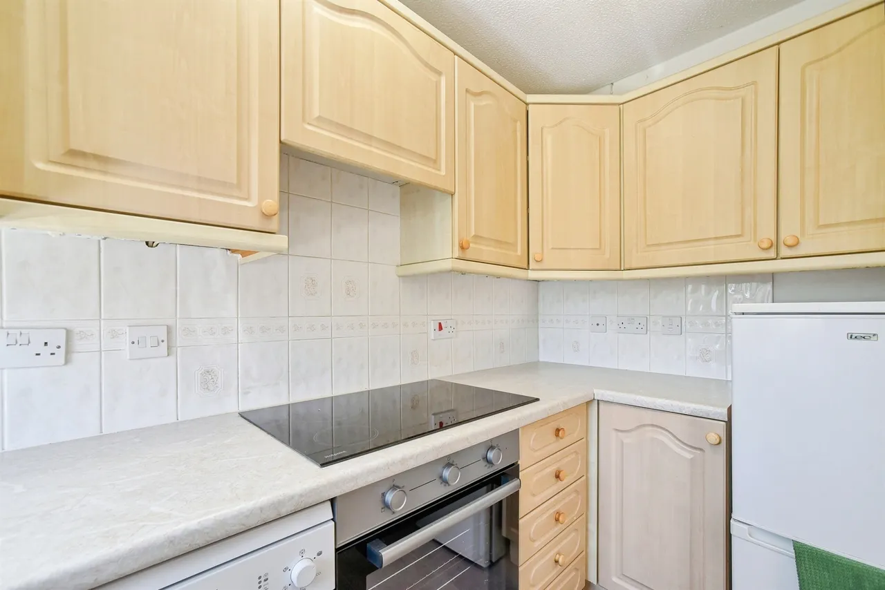 Parsonage Court, Highworth, SN6, photo 7