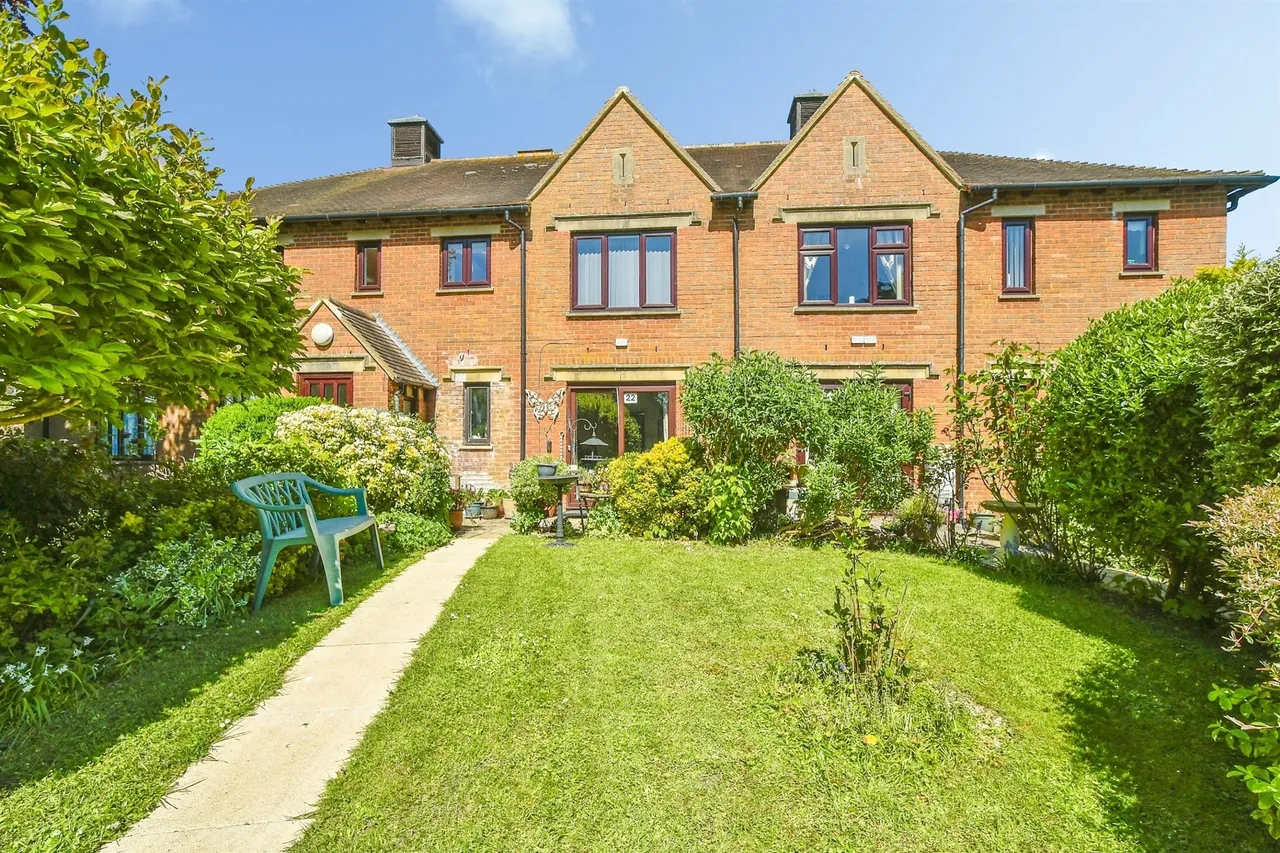 Parsonage Court, Highworth, SN6, photo 13
