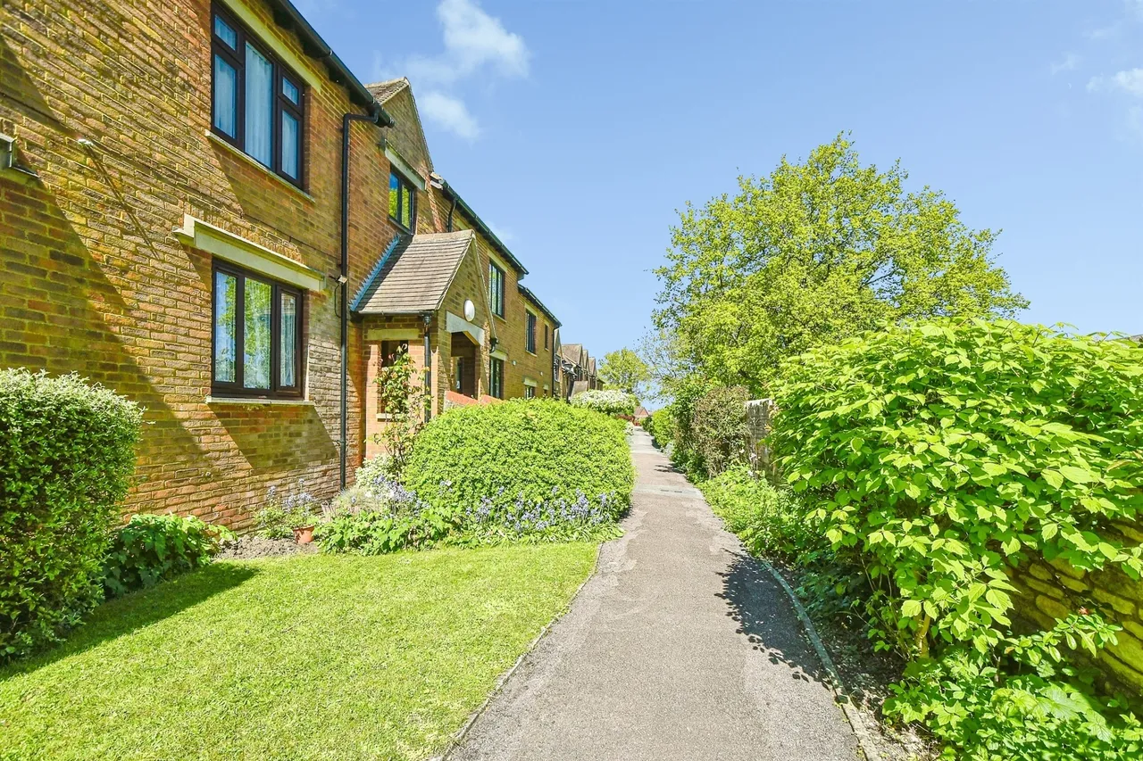 Parsonage Court, Highworth, SN6, photo 15
