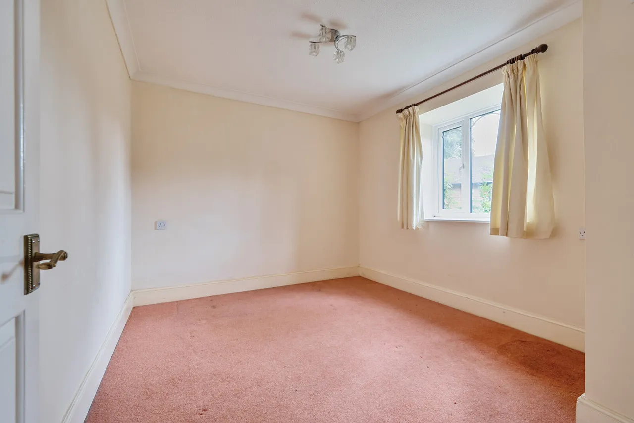 Sherwood Gardens, Henley-on-Thames, RG9, photo 21