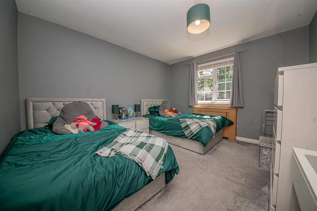 Leigh Road, Chandler's Ford, Eastleigh, Hampshire, SO53 3AX, photo 6