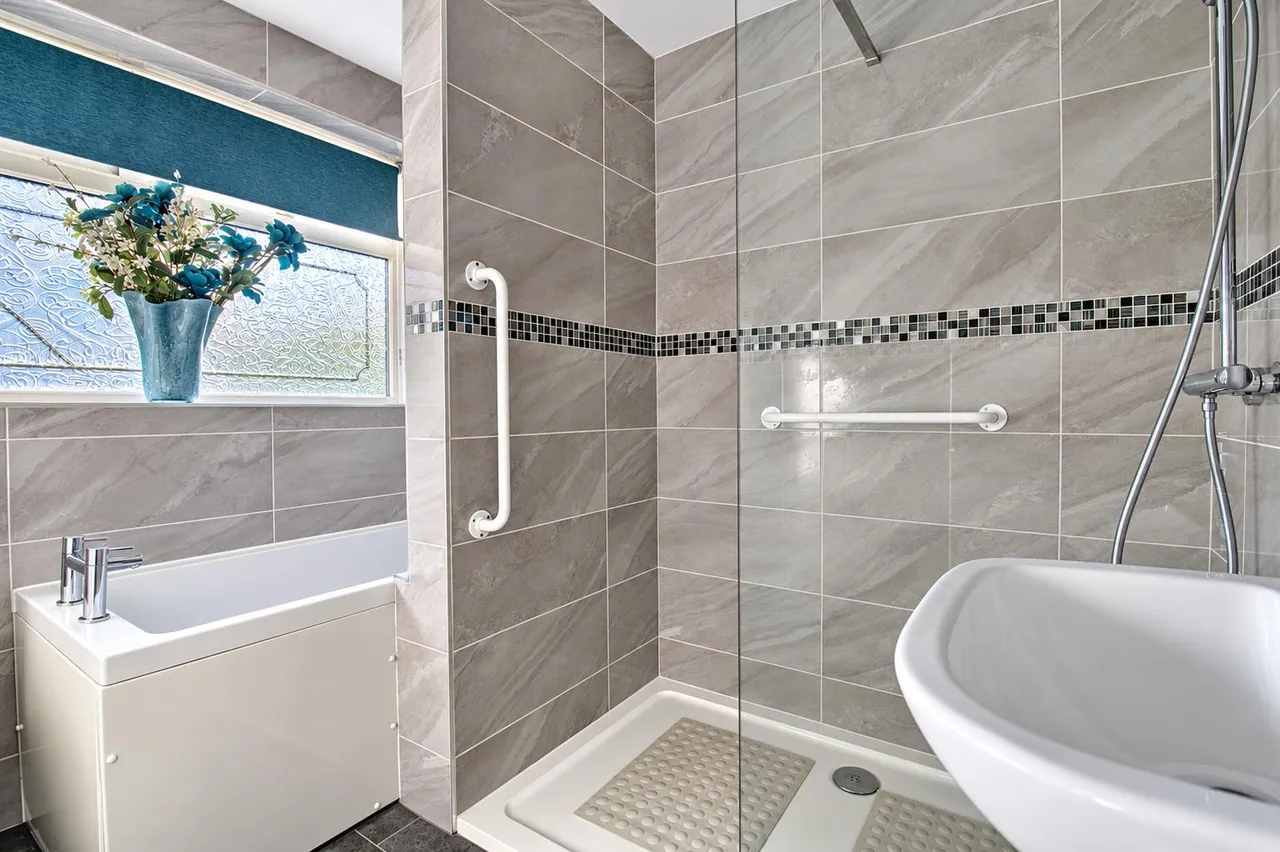 Lakeside Drive, Cannock, WS11, photo 13