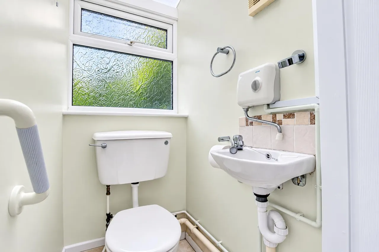 Lakeside Drive, Cannock, WS11, photo 9