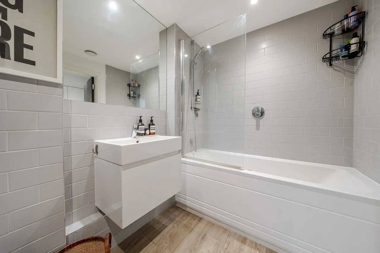 Woods Road, SE15, photo 14