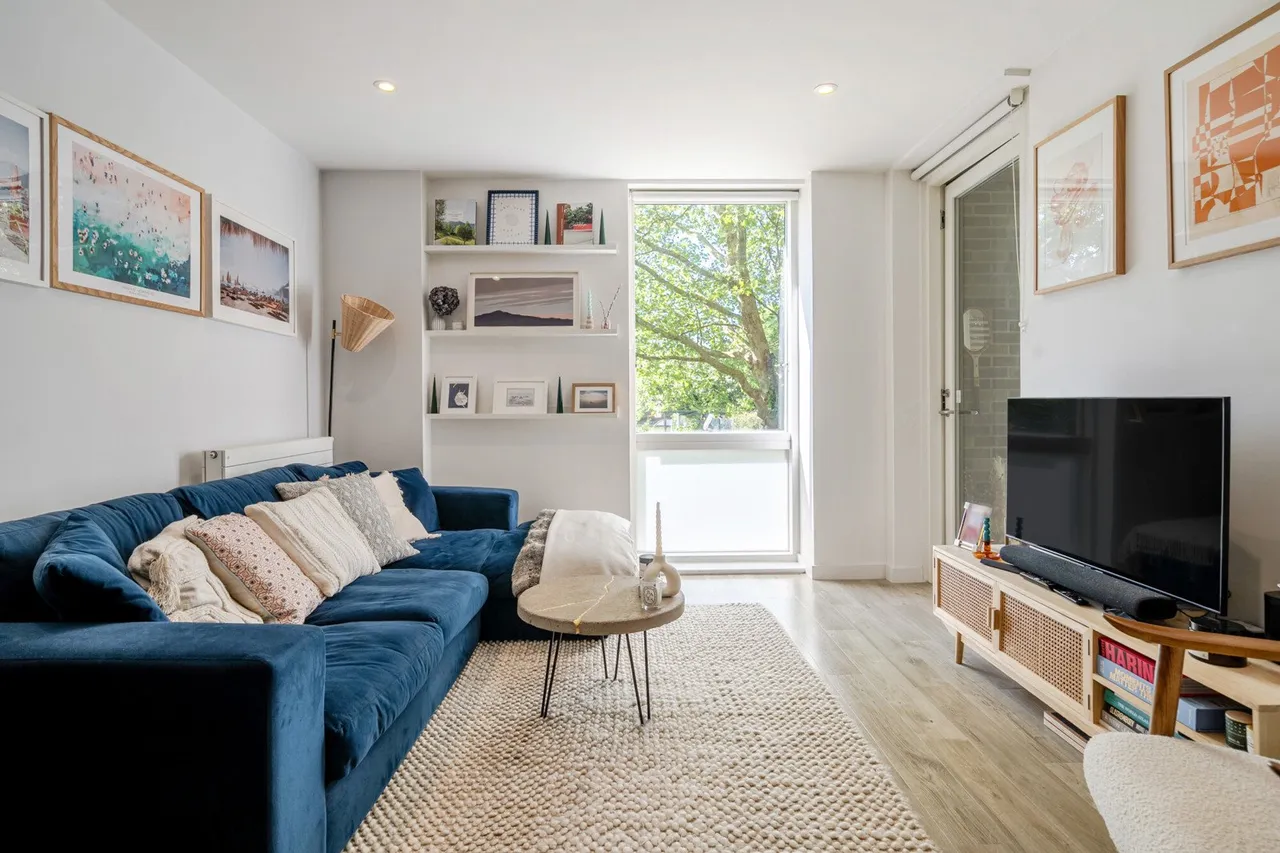 1 bed flat for sale — Woods Road, SE15