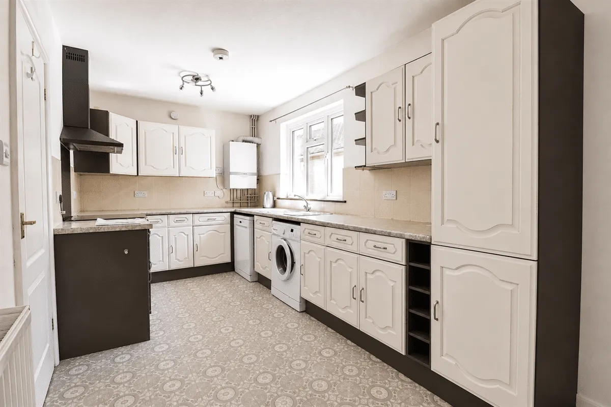 Milton Road, Waterlooville, PO7 6AA, photo 2