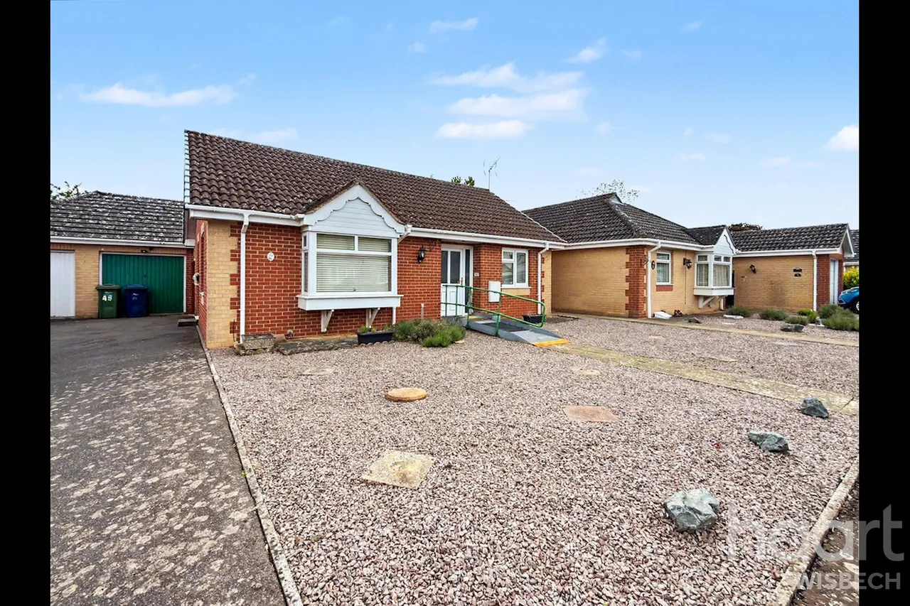 2 bed house for sale, Petts Close, Wisbech, PE13