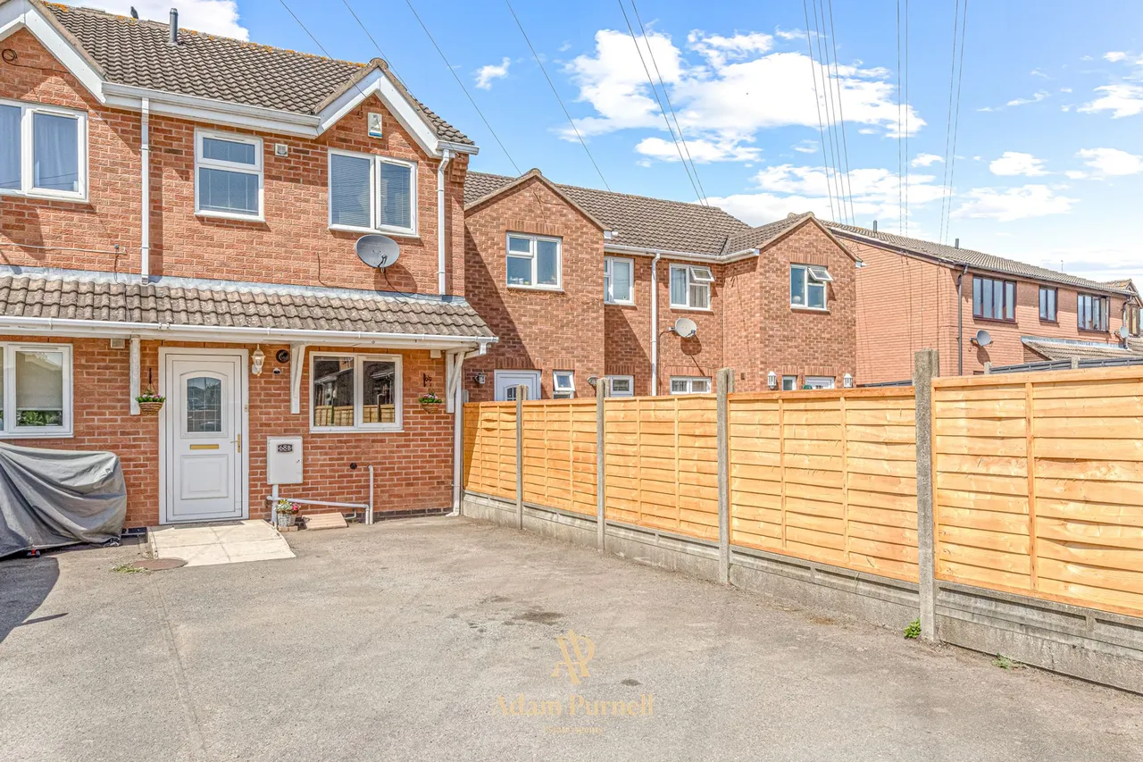 2 bed house for sale, John Nichols Street, Hinckley, LE10