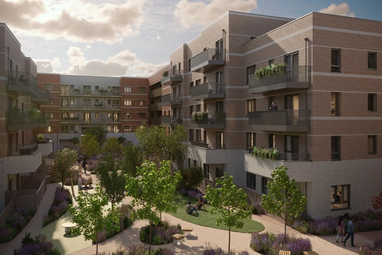 London Square, Twickenham, TW2, photo 11