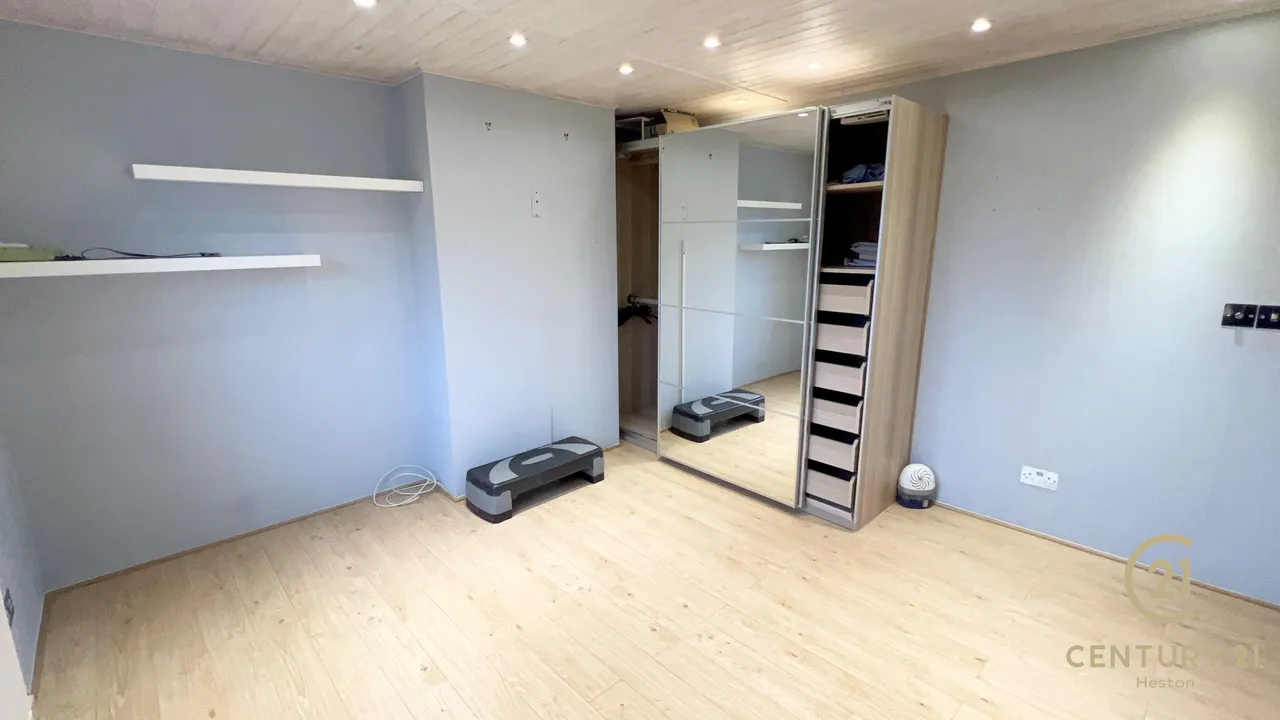 New Heston Road, Hounslow, TW5, photo 9