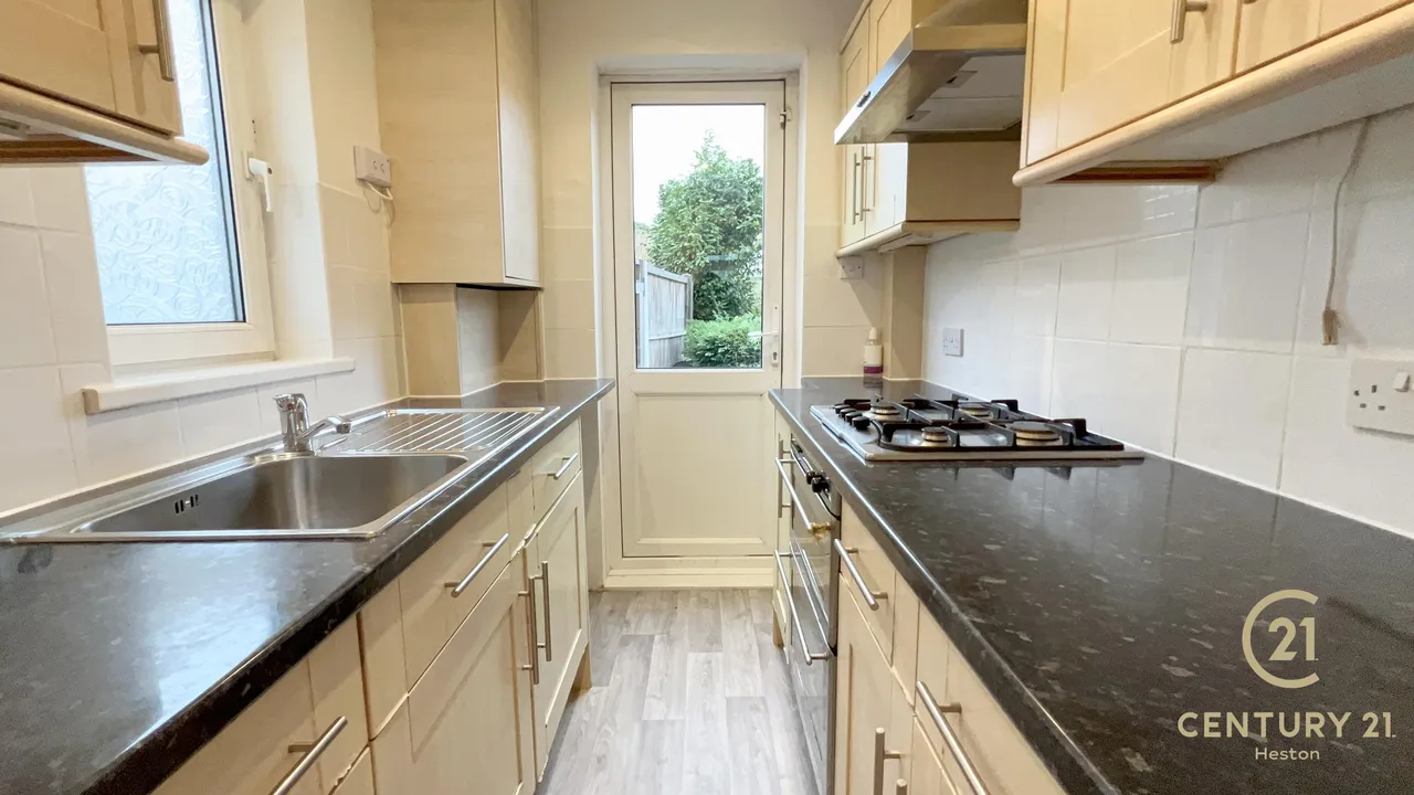 New Heston Road, Hounslow, TW5, photo 6