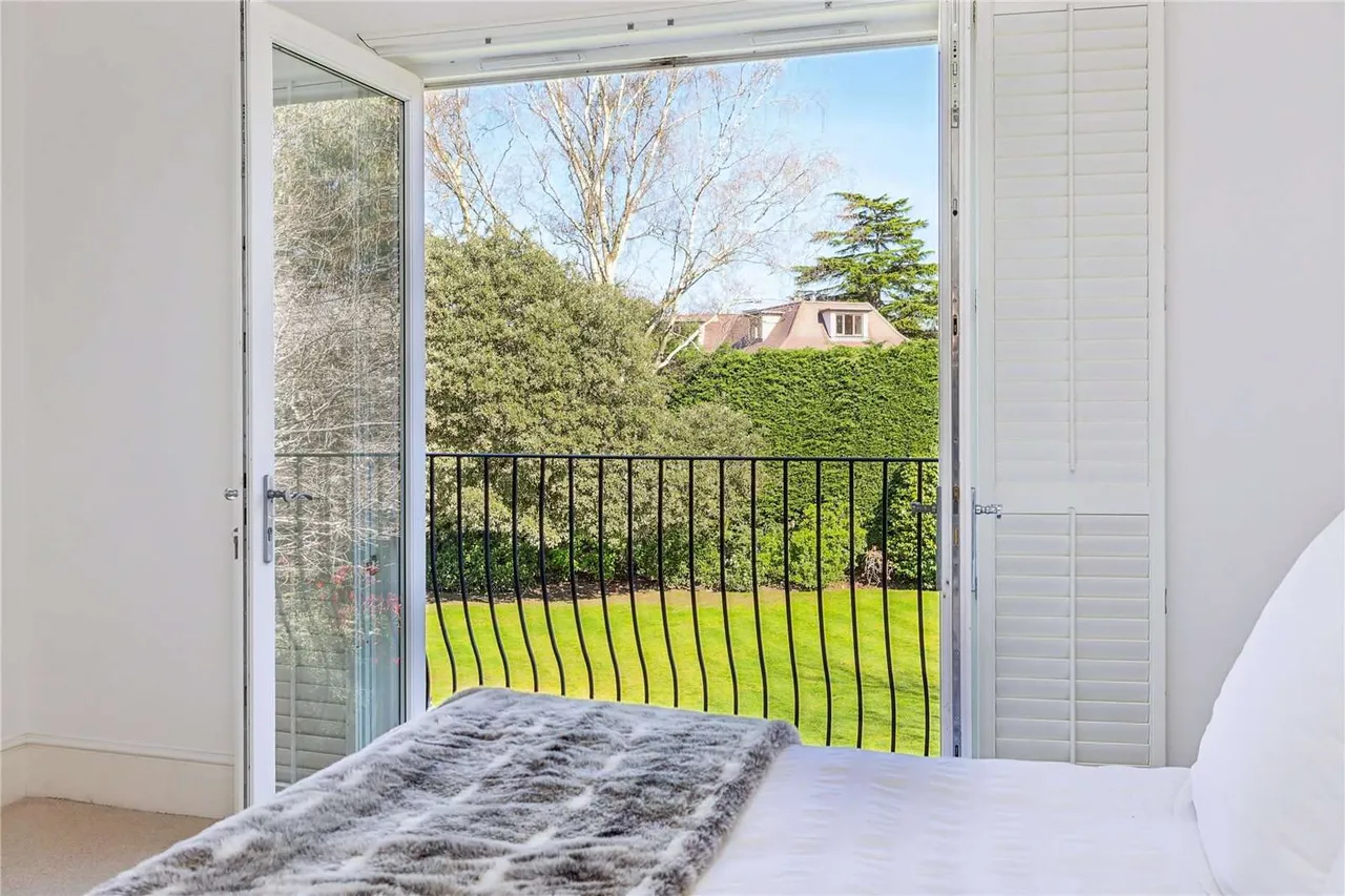 Harebell Hill, Cobham, Surrey, KT11 2RS, photo 12