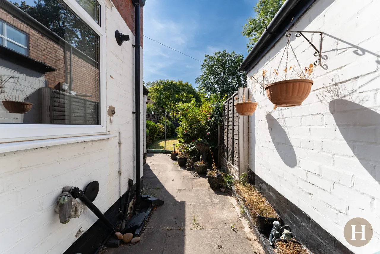 War Lane, Birmingham, B17, photo 16