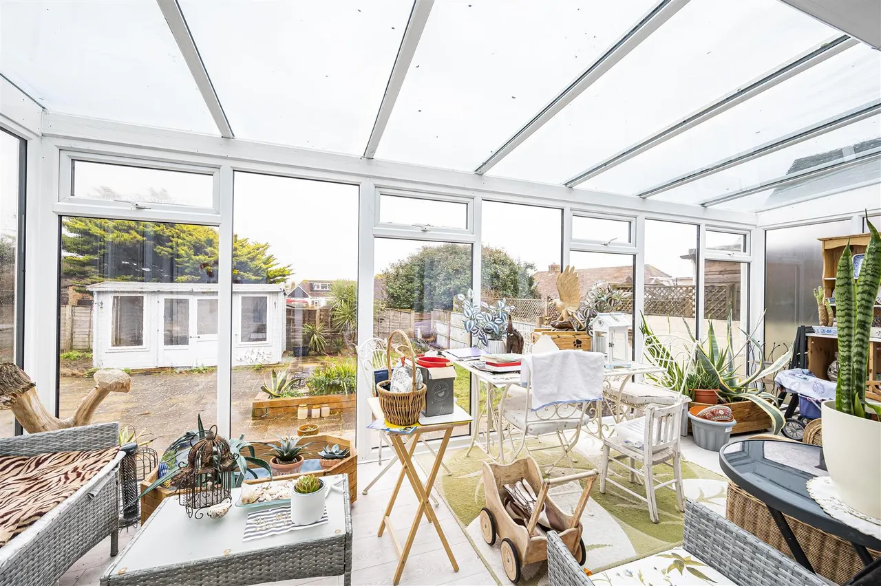 Edinburgh Road, Seaford, photo 9