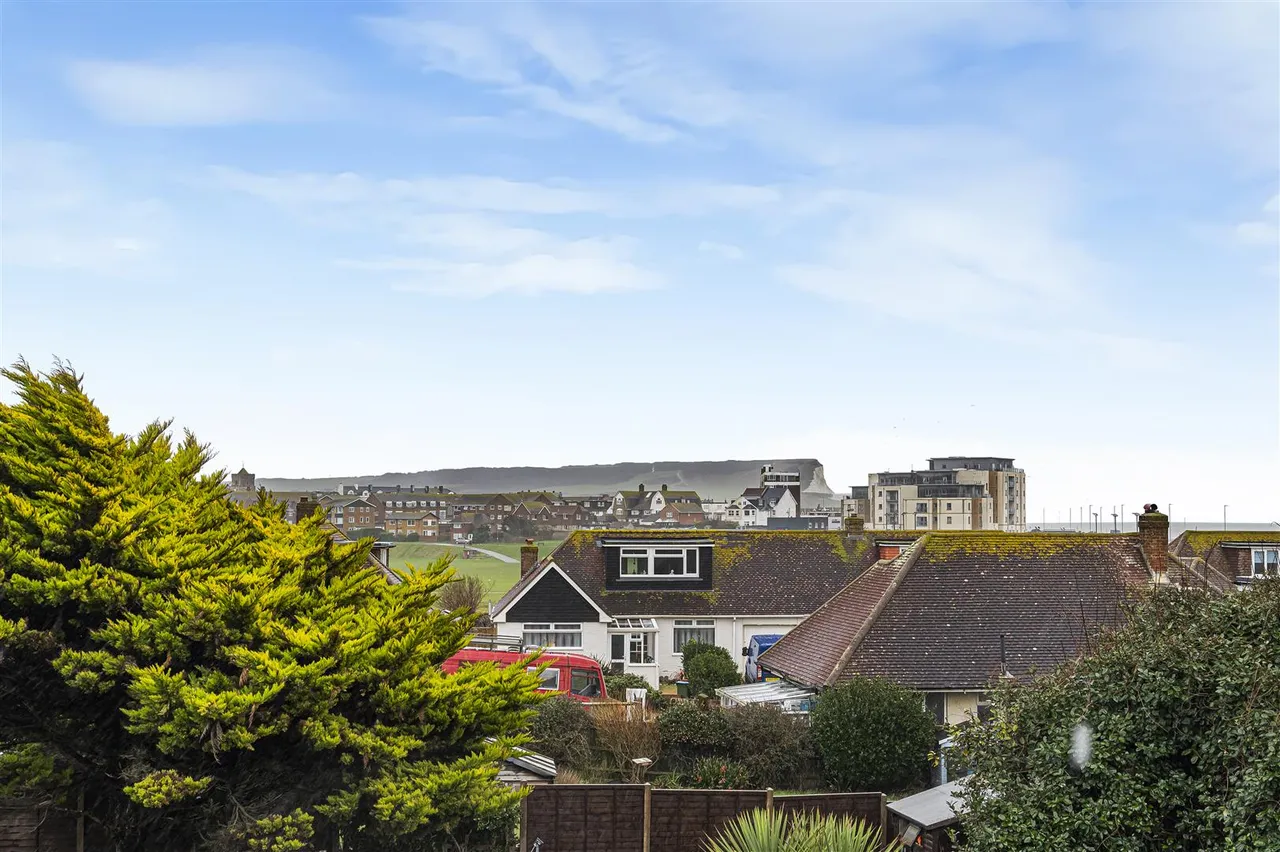 Edinburgh Road, Seaford, photo 8