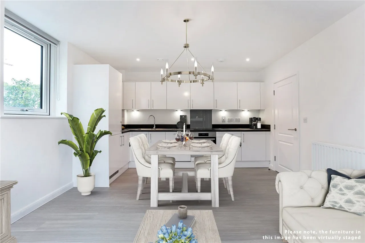 Sunningdale Park, SL5, photo 2