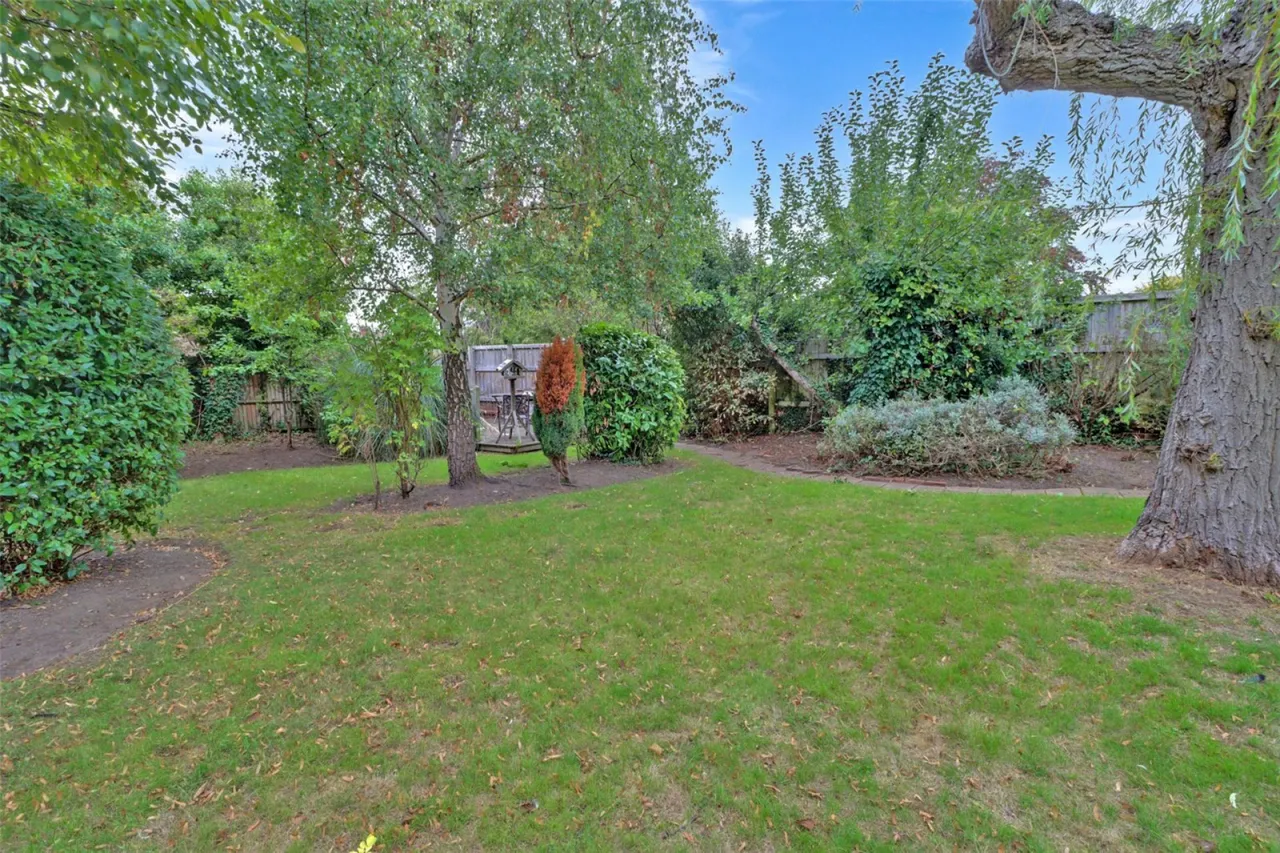 Church Road, Earley, RG6, photo 16