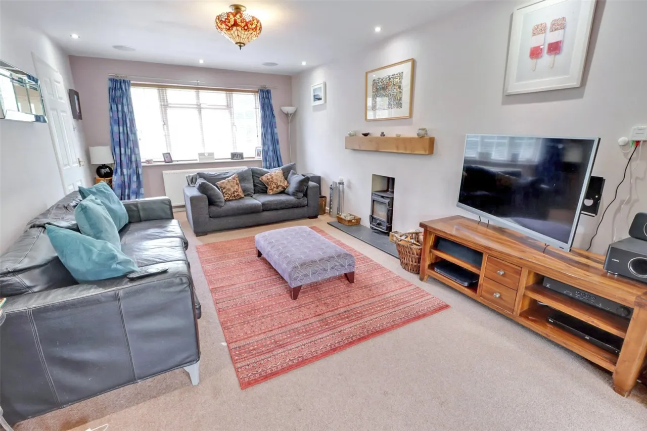 Church Road, Earley, RG6, photo 6