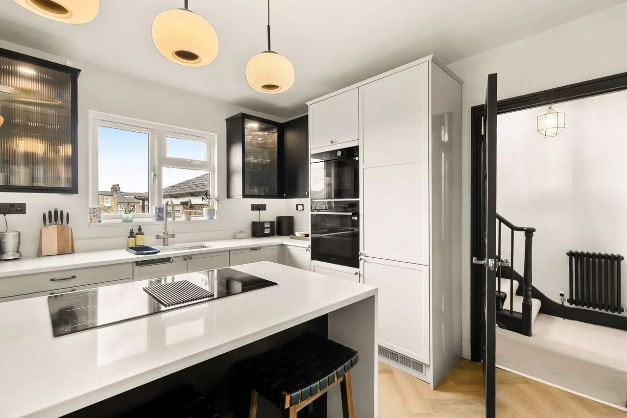 Ferndale Road, London, United Kingdom, SW4 7SE, photo 4