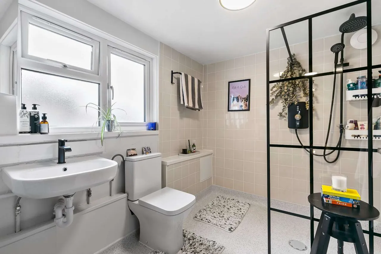 Ferndale Road, London, United Kingdom, SW4 7SE, photo 5