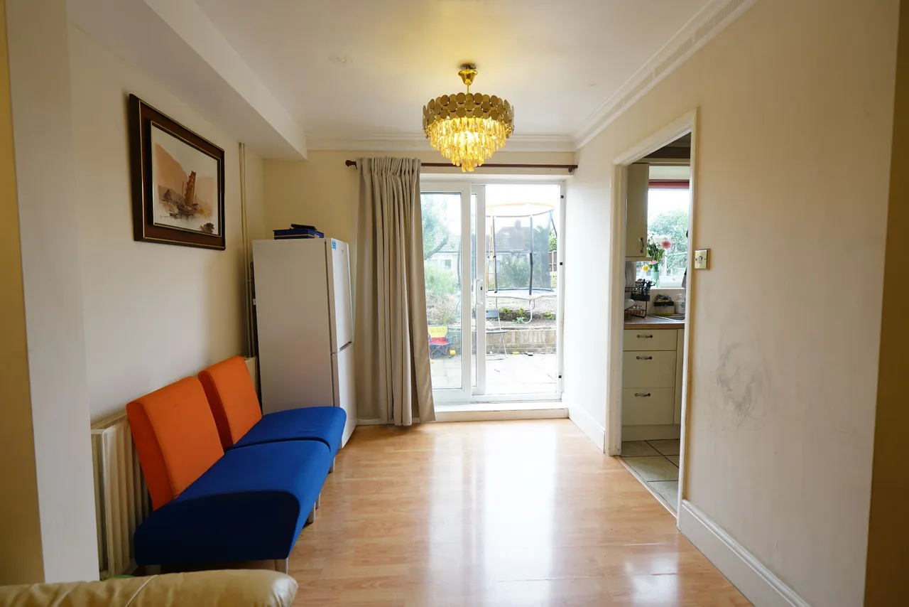 Manor Road, Tilbury, Essex, RM18 8XR, photo 4