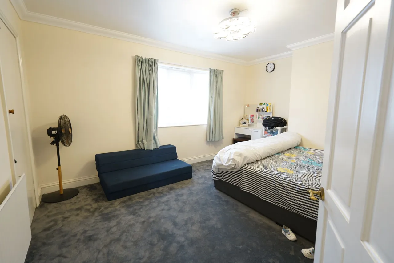 Manor Road, Tilbury, Essex, RM18 8XR, photo 5