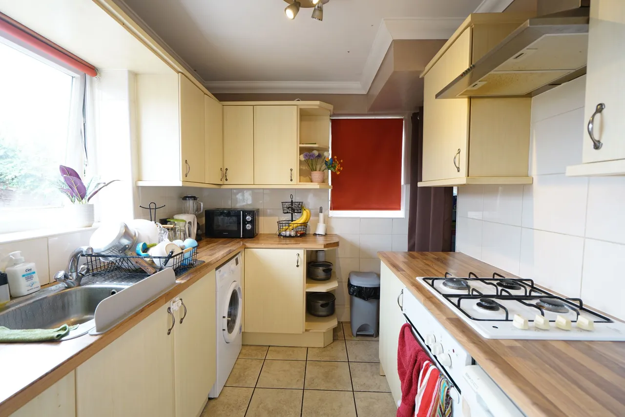 Manor Road, Tilbury, Essex, RM18 8XR, photo 8