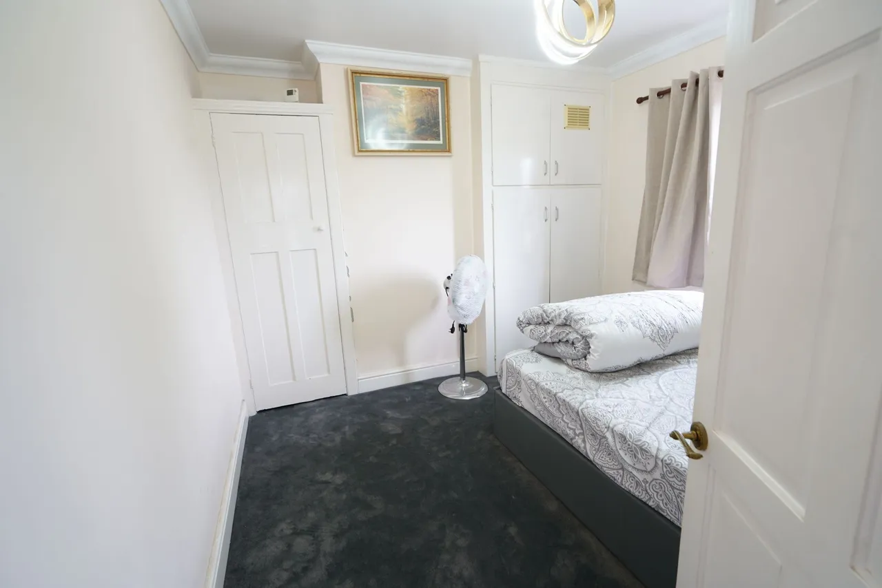 Manor Road, Tilbury, Essex, RM18 8XR, photo 6