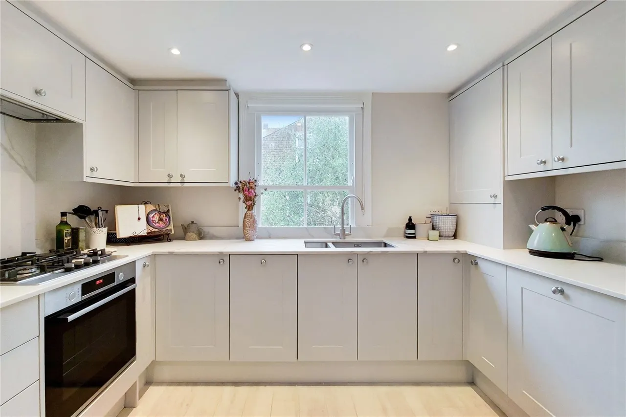 Stormont Road, London, SW11, photo 3