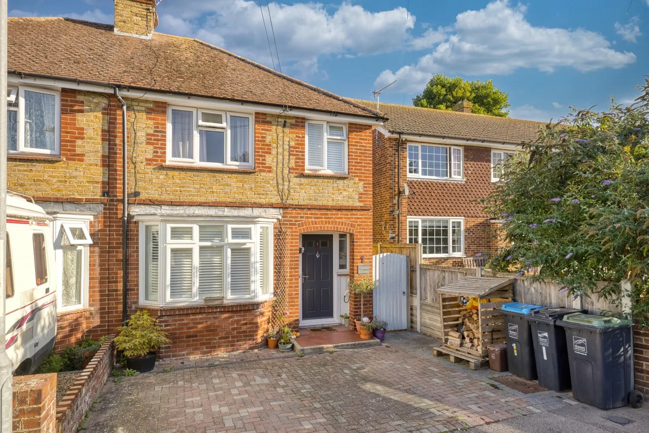 3 bed house for sale, Augustine Road, Minster, CT12
