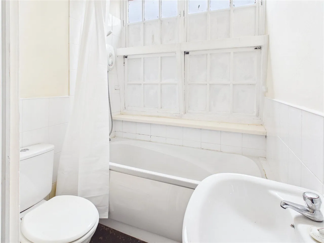 The Lodge, Western Road, Crediton, Devon, EX17, photo 6