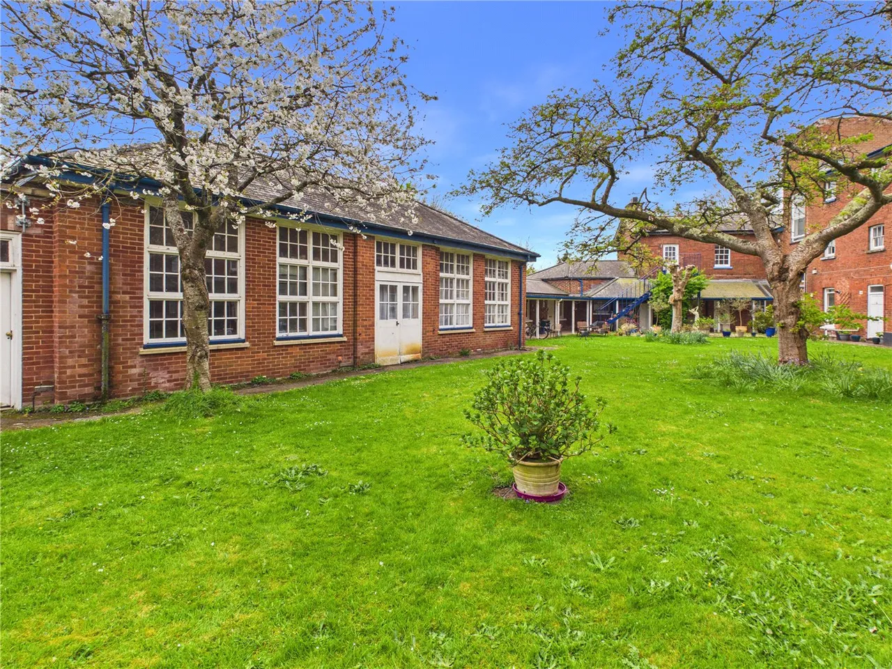 The Lodge, Western Road, Crediton, Devon, EX17, photo 3