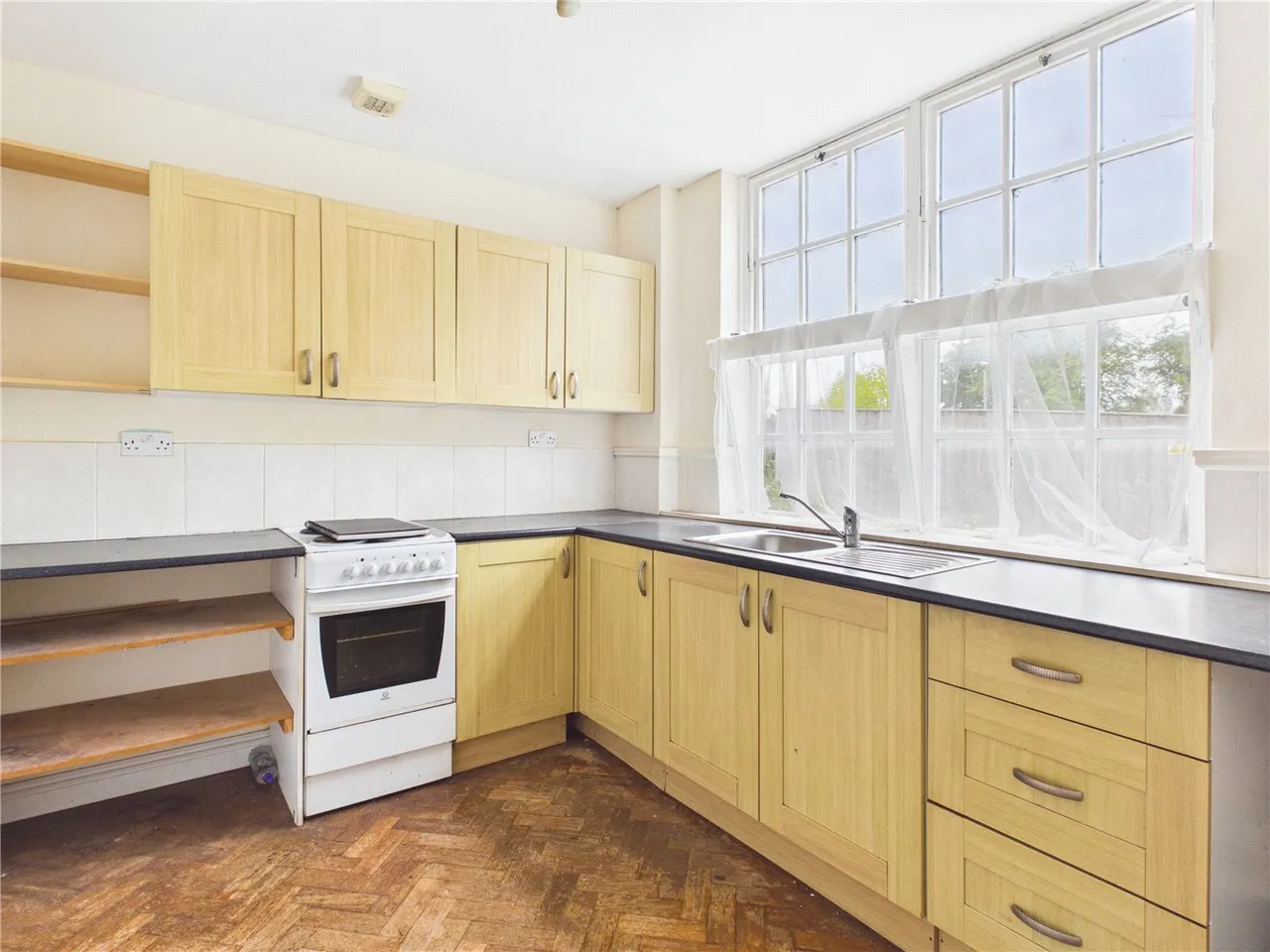 The Lodge, Western Road, Crediton, Devon, EX17, photo 9