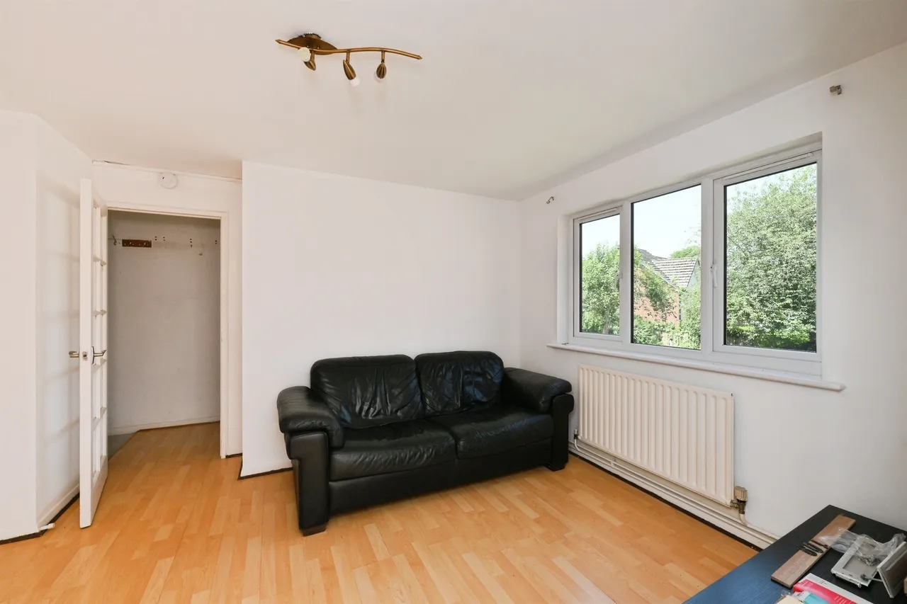 Parrotts Field, Hoddesdon, photo 8