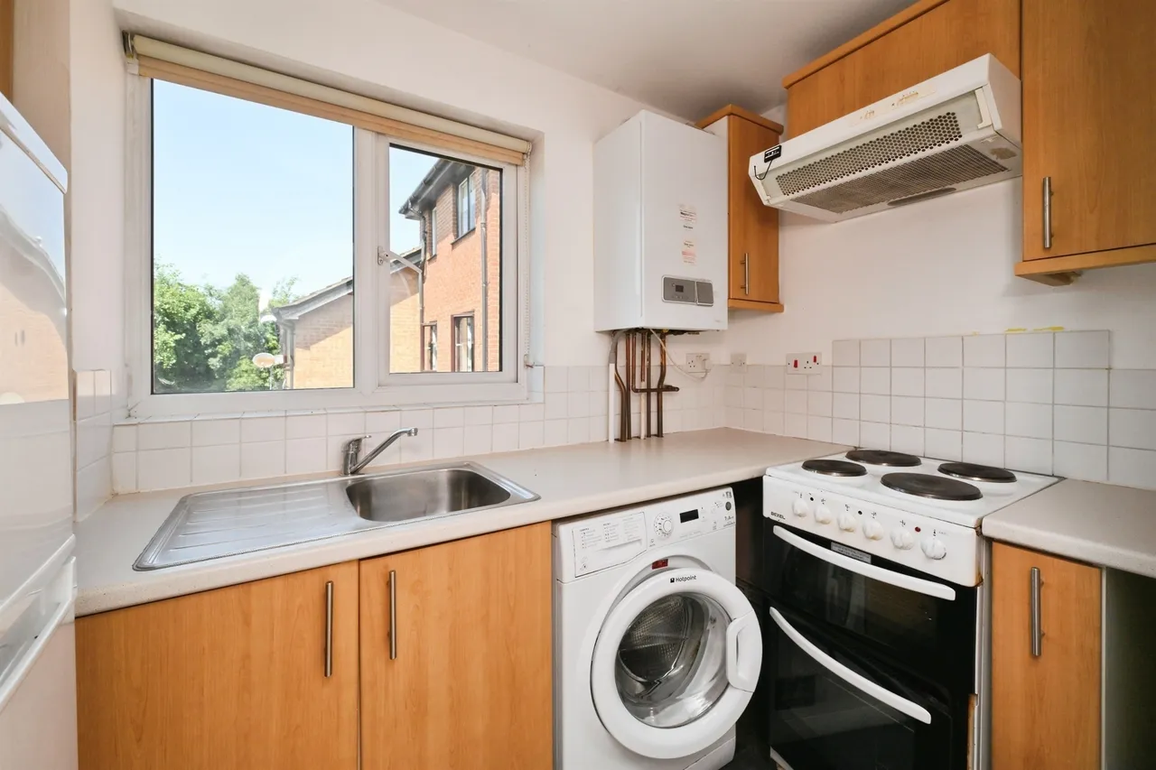 Parrotts Field, Hoddesdon, photo 4