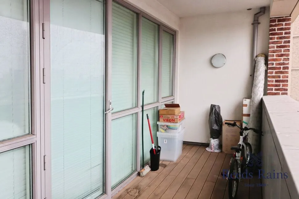 Terry Spinks Place, London, E16, photo 9