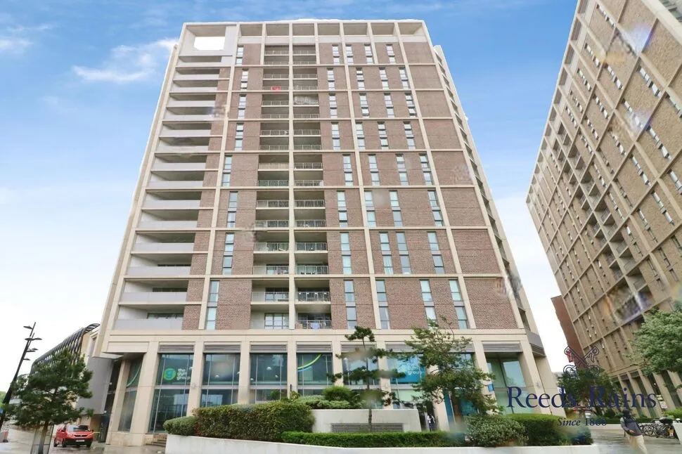 2 bed house for sale — Terry Spinks Place, London, E16