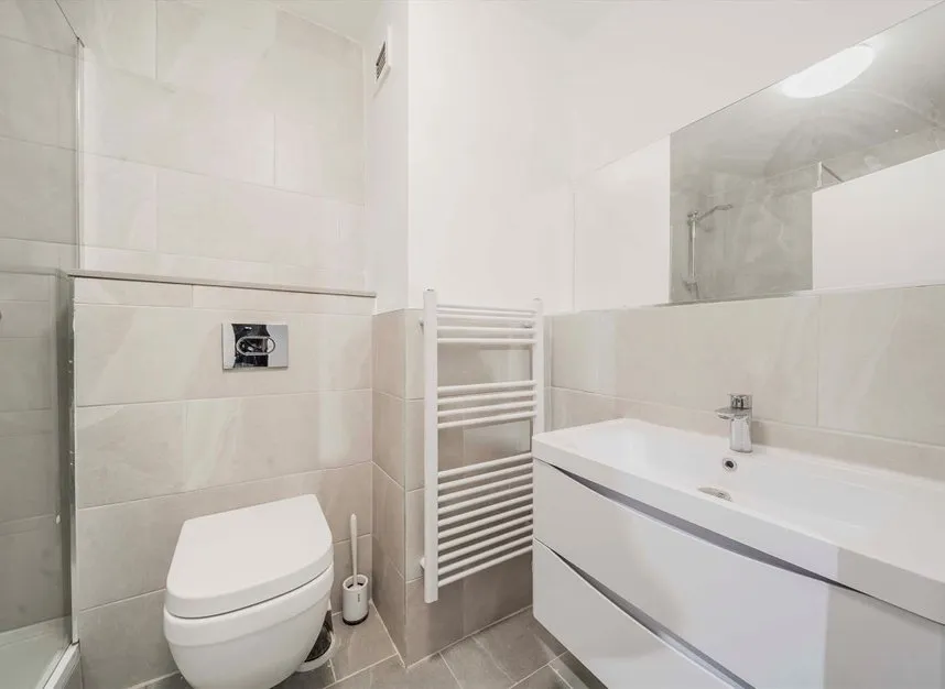 Upper Thames Street, St Pauls, EC4V, photo 5