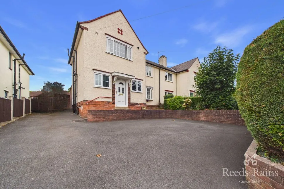 3 bed house for sale — Newbold Road, Chesterfield, Derbyshire, S41