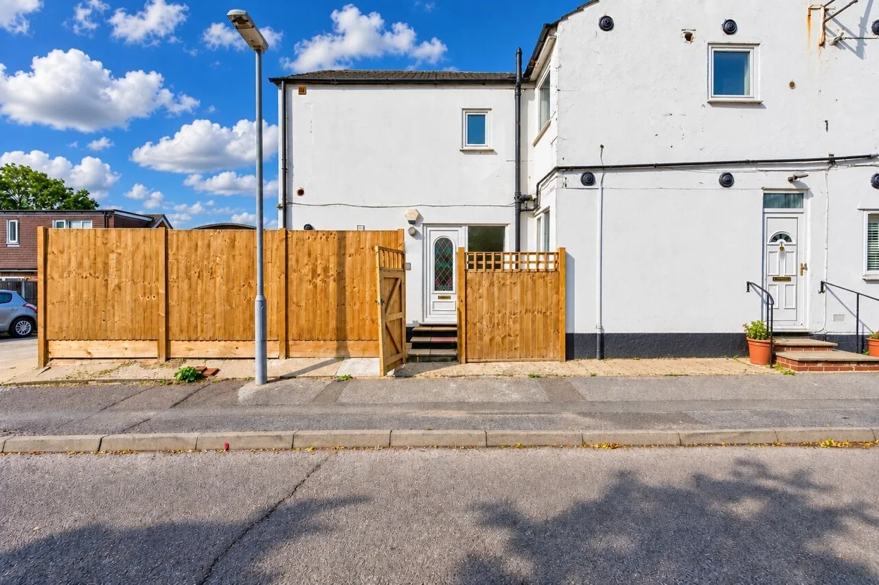 High Street, London Colney, AL2, photo 15