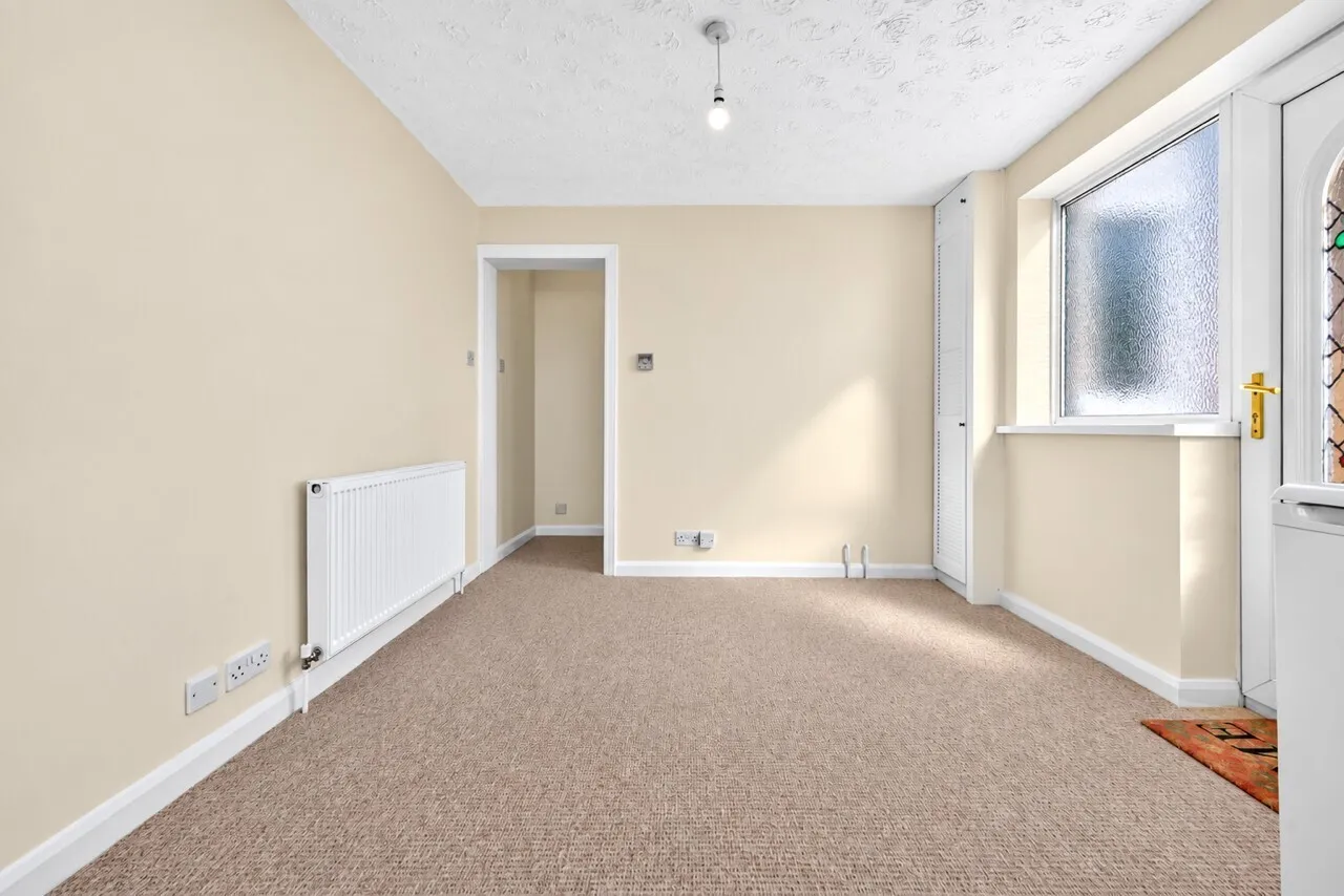 High Street, London Colney, AL2, photo 7